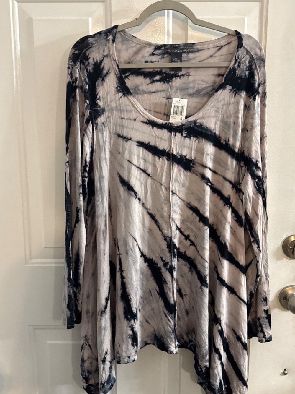 Chelsea & Theodore Tie-dye Tunic size XL